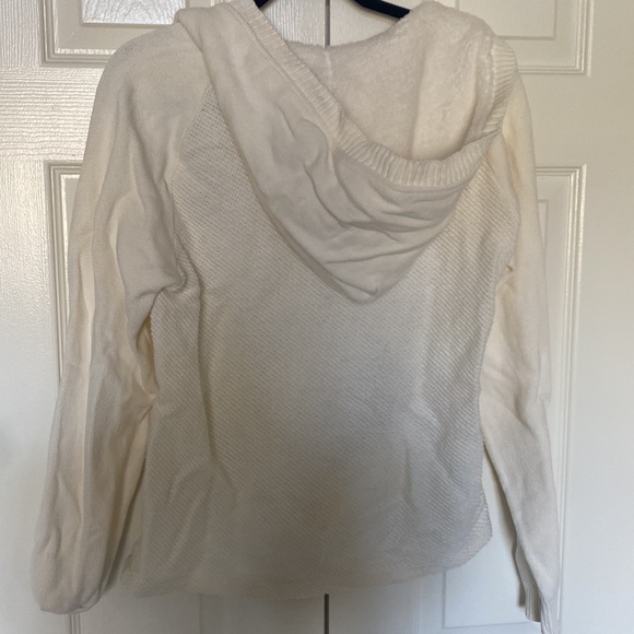 Cream pull over sweater/sweatshirt - Picture 2 of 5